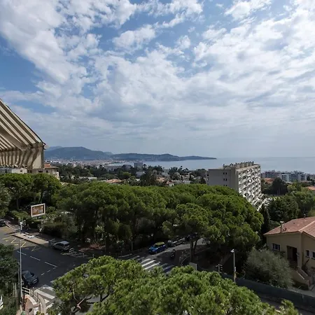 Breathtaking Panoramic View Of ! Διαμέρισμα Νίκαια